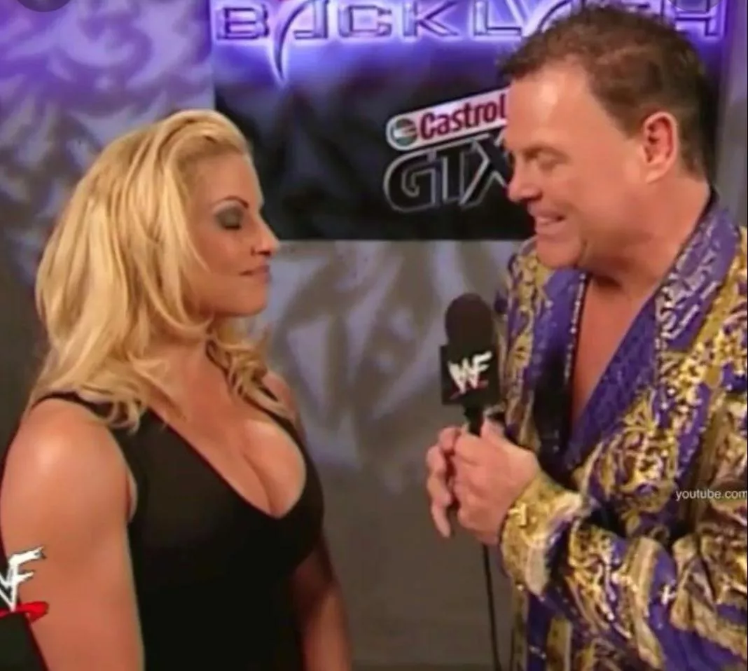 Jerry Lawler staring at Tits Stratus rack 😂