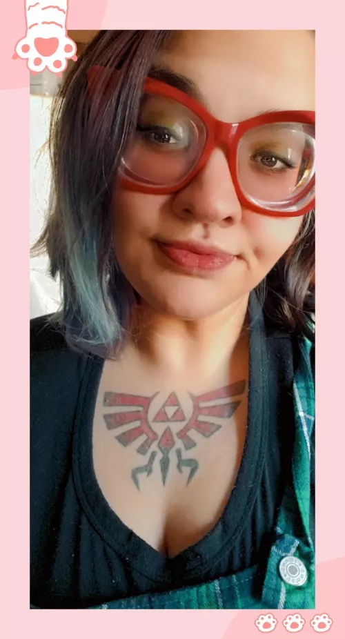 Just a smol lil kitten, always accepting new friends. 😸