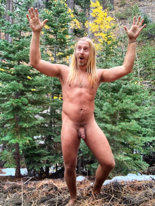 Just goofing around living the dream wild nudist life. 💛🙏🏼 Is this wild and adventurous enough?