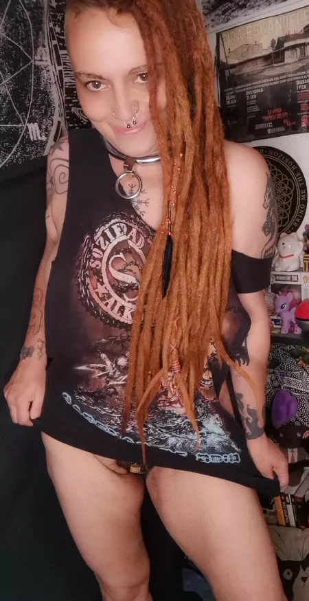 Just me at home, no make up, one of my band t-shirts, my belt and time to chill after a long weekend!