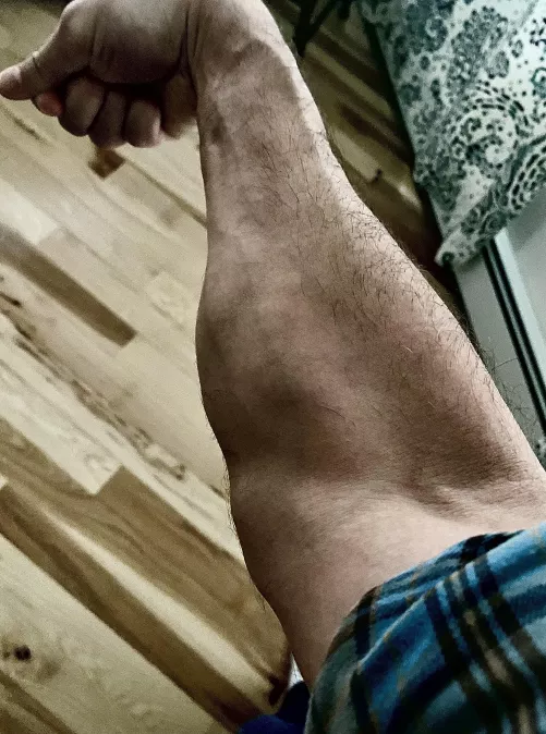 Just started training forearms hard, so it’s not much. Hoping to be as impressive as some of the others on here soon! 💪