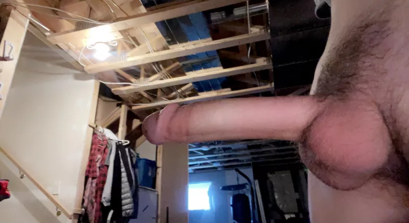 Just turned 18 I’m so horny tell me what you think