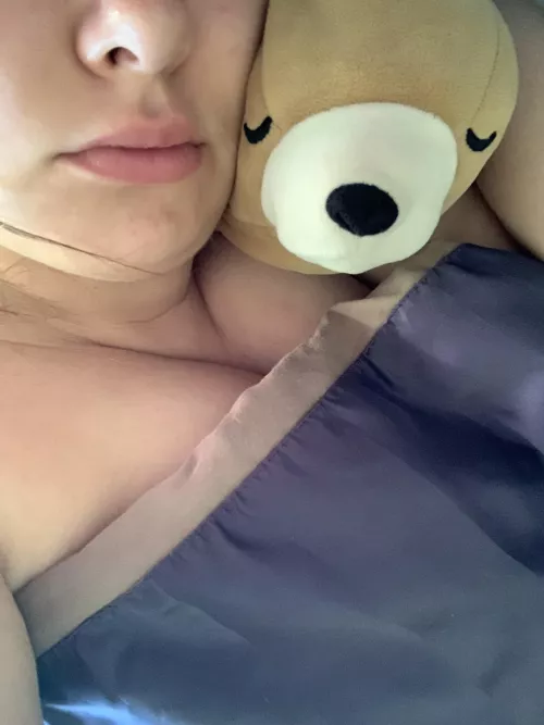 Just woke up, want some cuddles ✨ Do you guys get messages from creeps when you post here too? 🤭