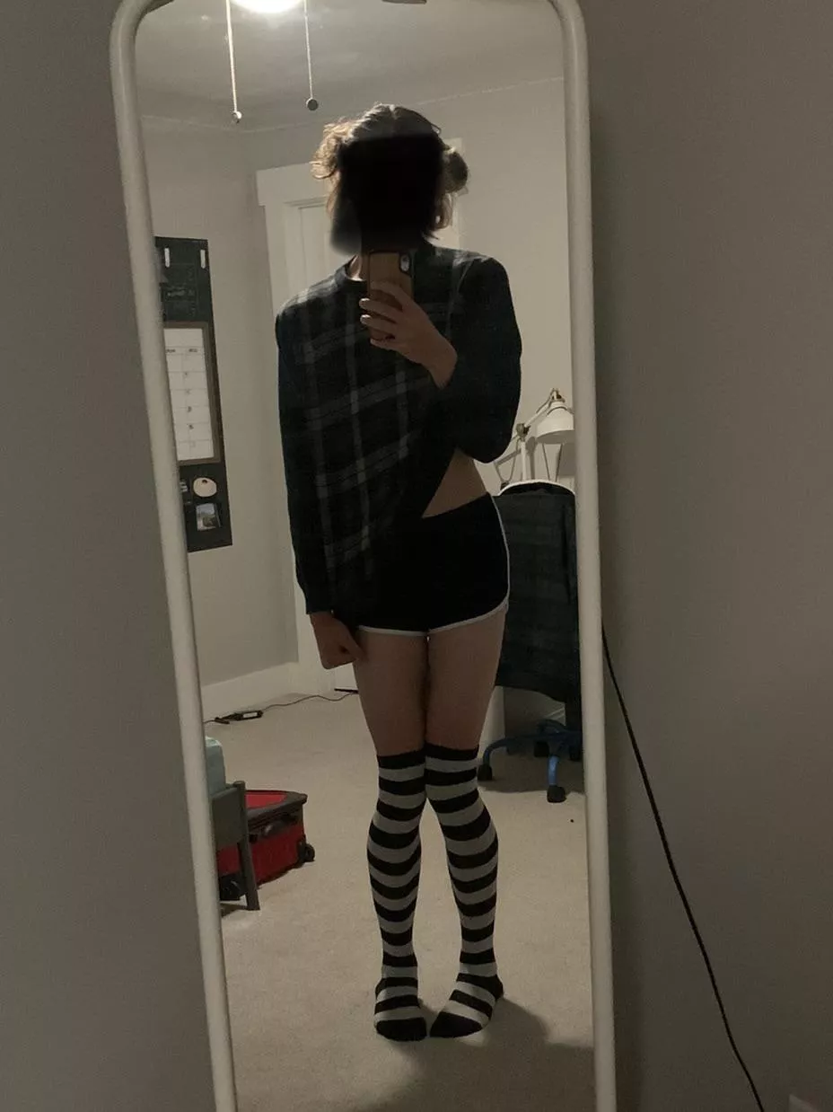 Late night post!! (Ignore how messy my hair is 😬)