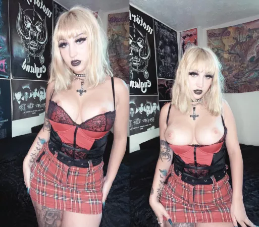 Let’s fuck to some black metal 🖤