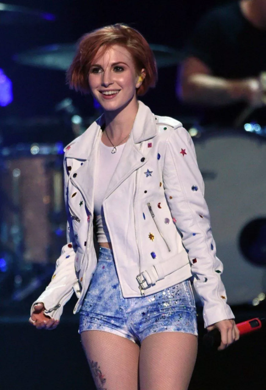 Let's get so fucking bi for Hayley Williams