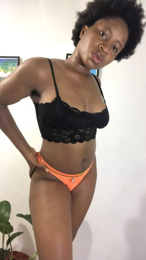 Lips and body check. Yes I’m 💯💯