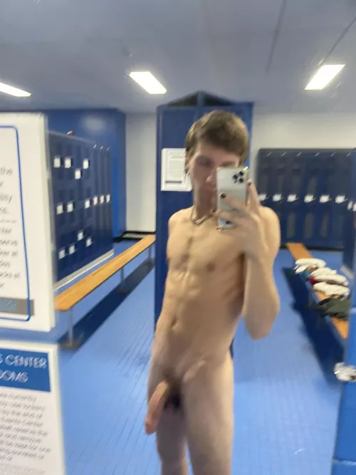 locker room top energy ✨