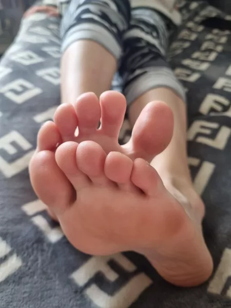 Look at these soft toes 😋🥰