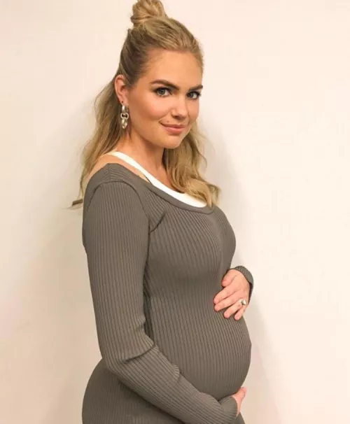 Looking for a bi bud to help me cum to Kate Upton