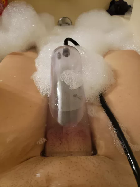 Love to pump while taking a bath 😊
