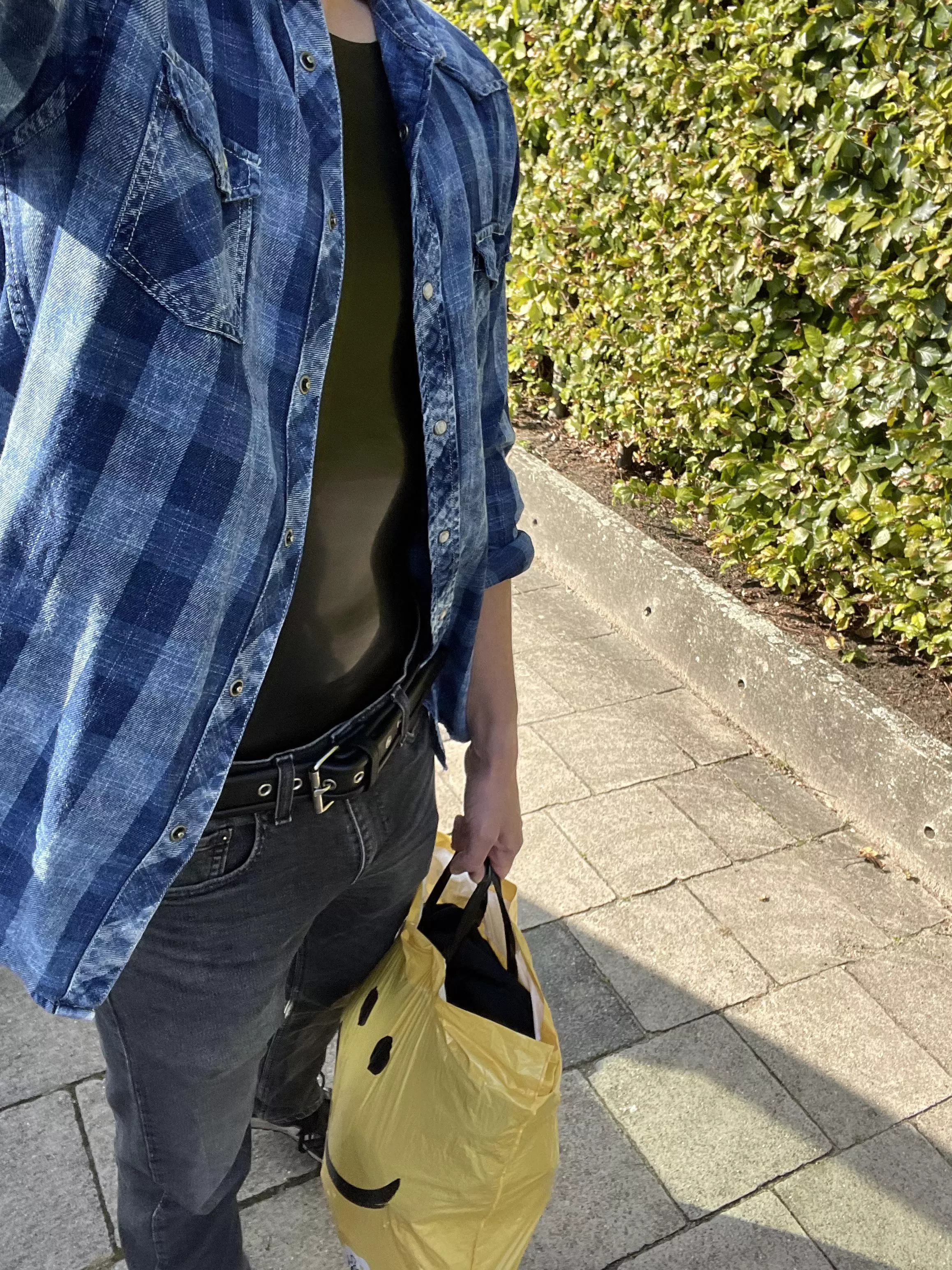 Love wearing latex while doing groceries shopping…