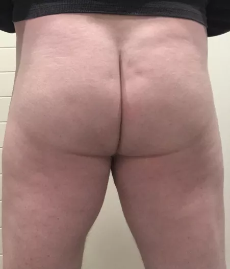 (M) solid slab of arse. Anyone interested? 😜
