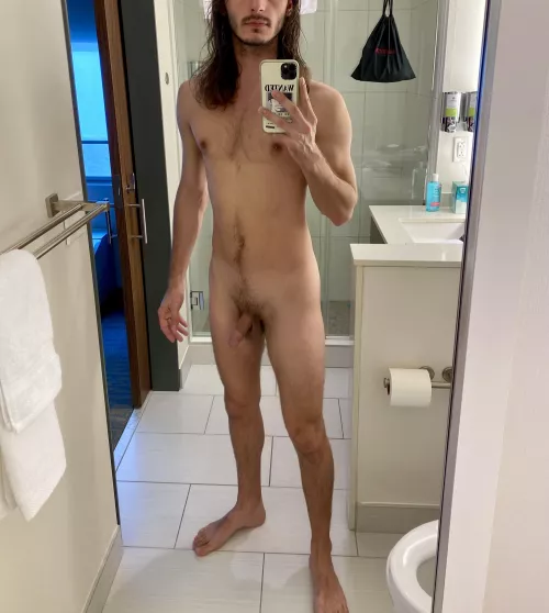 [M26, 6’1, 162 lbs] I struggle with accepting my thin body but I’m working on becoming more confident