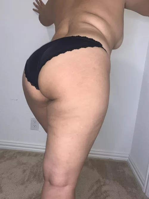 Make me squirt daddy! I’m just a horny Slut next door who loves to please men!Panties, socks, sexting, GFE, pictures and videos. Let’s chat and have some fun, I’m always online! [Selling][F][USA]