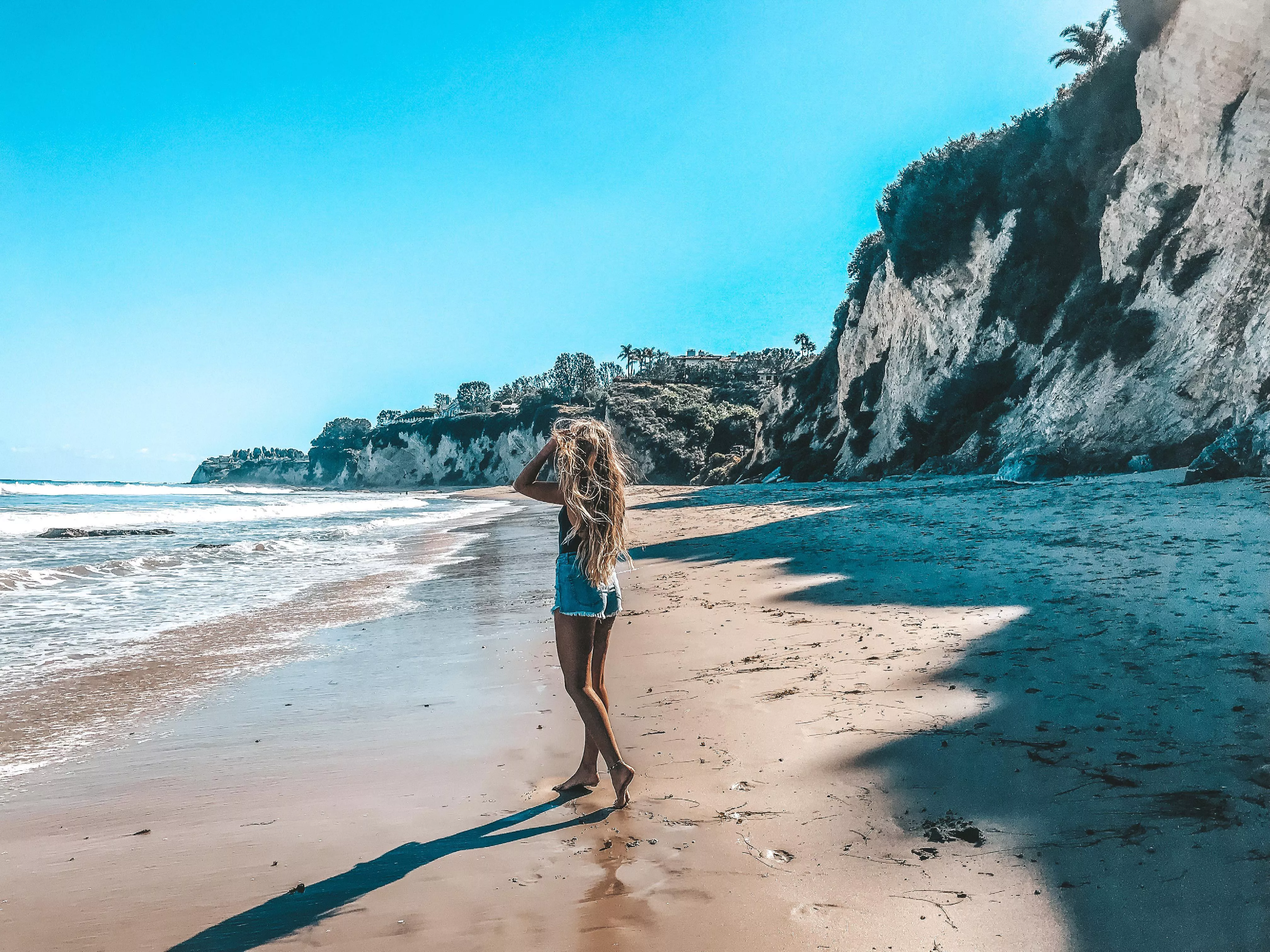 📍Malibu.. Salty Skin, Beachwaves-Hair, Ocean Breeze.. oh I can’t get enough 💦🌊☀️💋