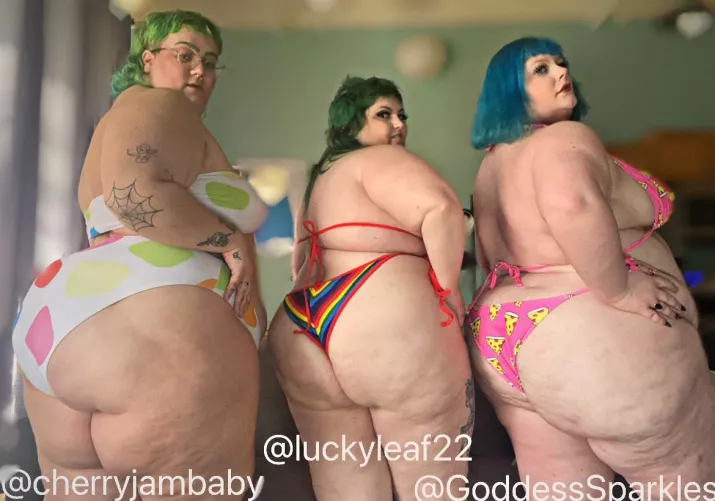 Me and my friends got together this weekend!! 😛