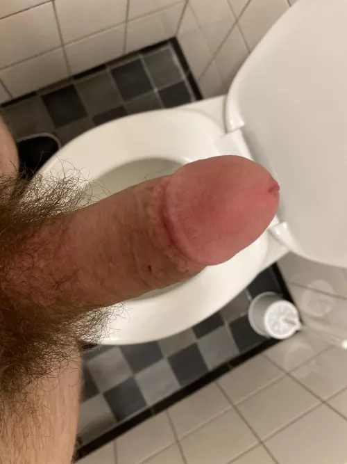 Me at the toilet😏