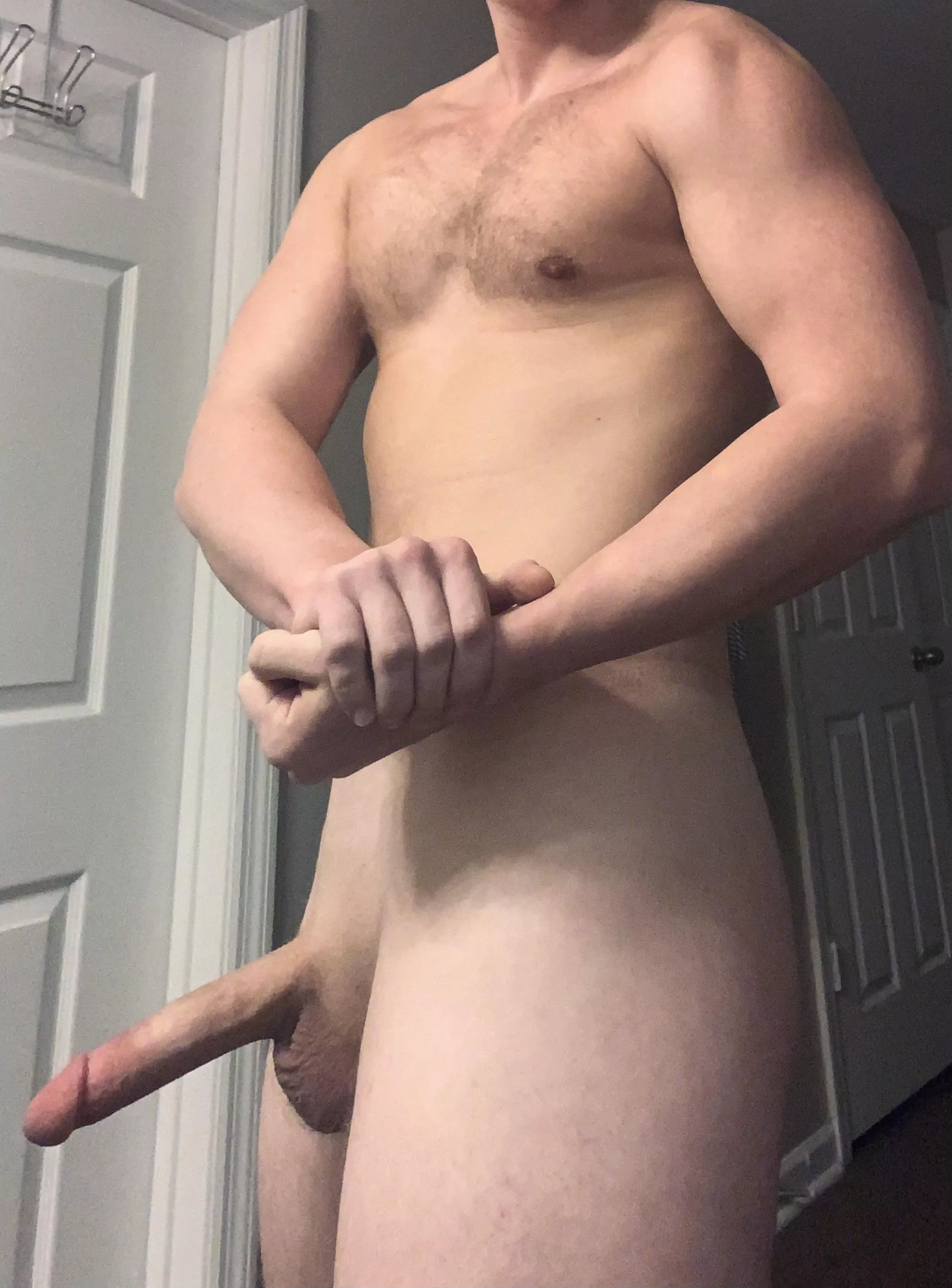 (M)ight have worked out my arms today, can you tell?