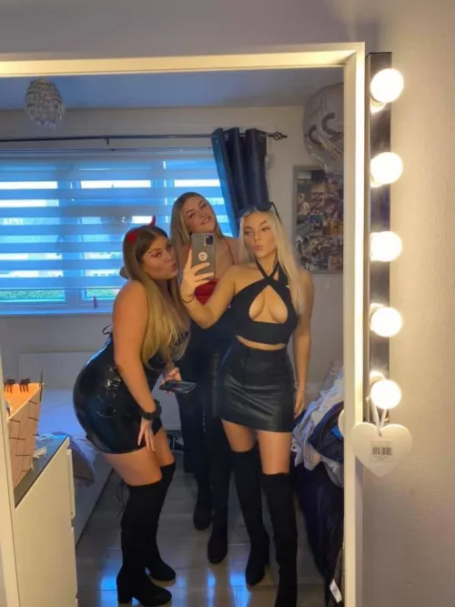 More in my leather jeans and boots! X