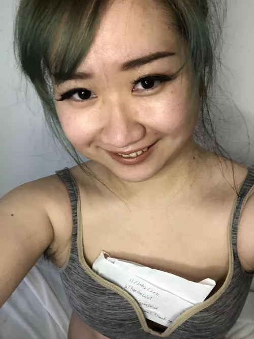 My application to be your emotional support slut🤓