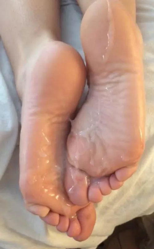 My bf doesnt think i cant find 10 guys in 1 week to cum on my soles this is number 8 ☺