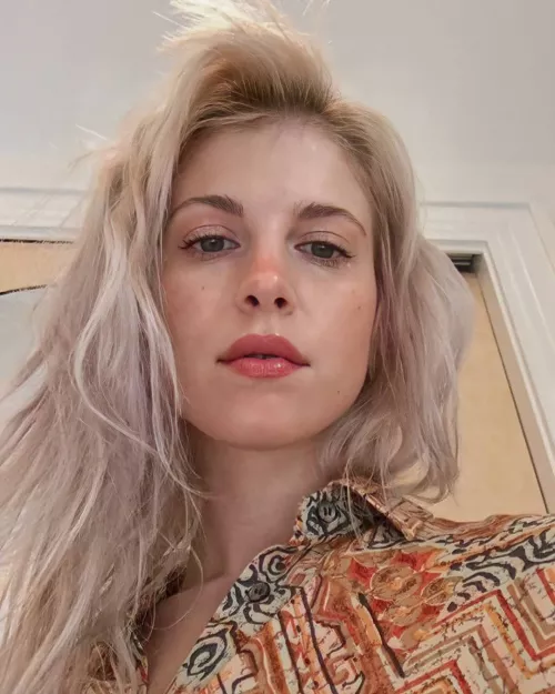 My cock desperately needs pictures of Hayley Williams' beautiful face My cock desperately needs pictures of Hayley Williams' beautiful face