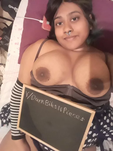 My dark areolas are at your service! 😘😋