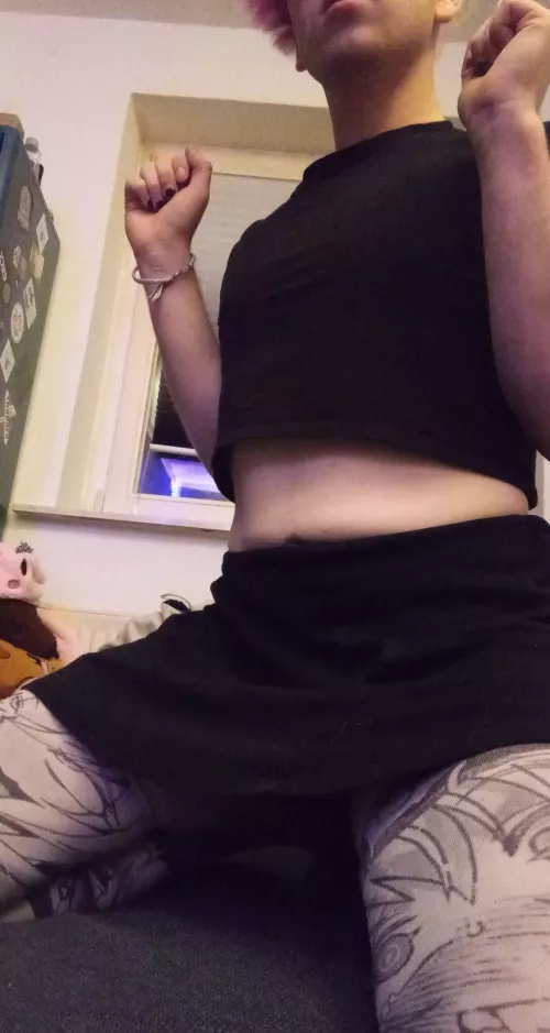 My first time wearing a Crop top >< ahh i hope it looks okay ๐ฅบ love u guys >~< My first time wearing a Crop top >< ahh i hope it looks okay ๐ฅบ love u guys >~<