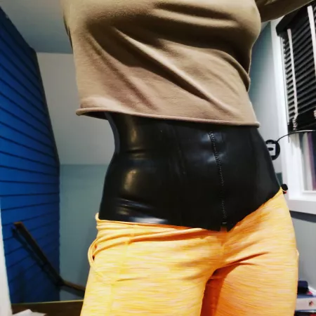 My girlfreind wanted a latex corset. So I made her one.