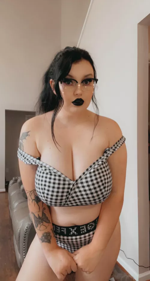 My lips are black like my soul 🖤