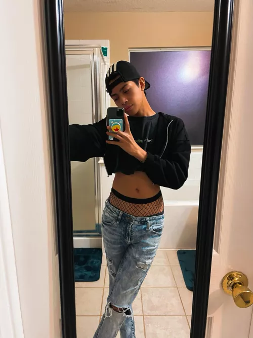 my mom says this pic is “too sexy” for Facebook, which i disagree, but i’m here. 😌