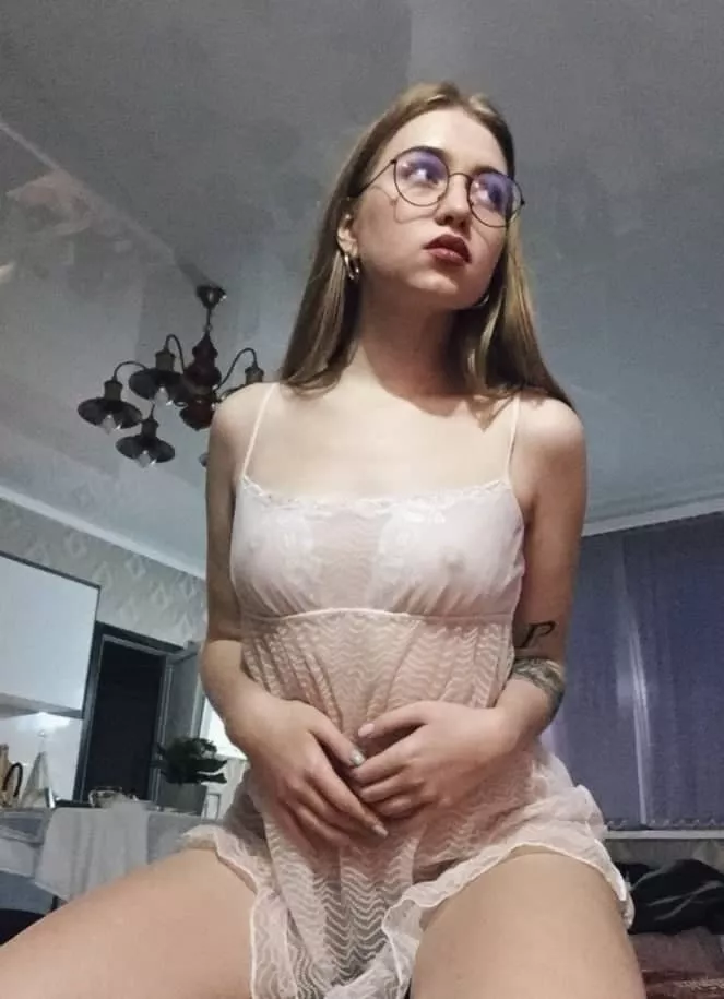 My pussy is so slim and tight😈