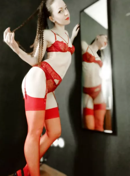 My sexy ass likes to get a good spanking.🍓💋 I've been a bad girl today! Will you punish me? 🥰🌸 More in link of comments