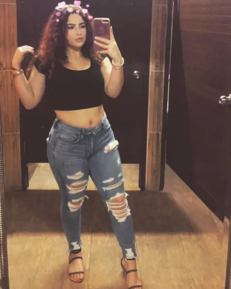 My thick girlfriend in some jeans 🥵🥵