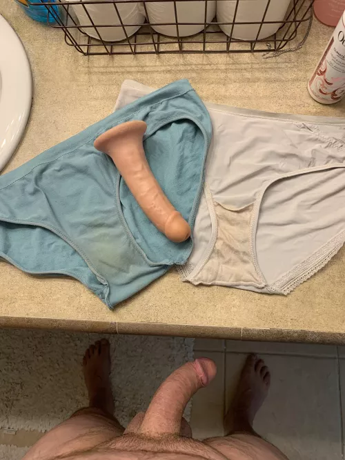 My wife doesn’t know that I sniff her dirty panties and suck her cock.