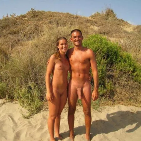 Naked couples are so much happier!