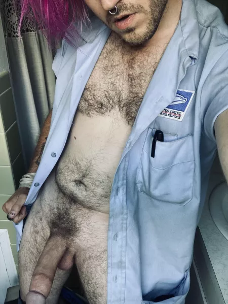 Need a tight place to deliver this package. Any takers? (DMs open ✌🏼)