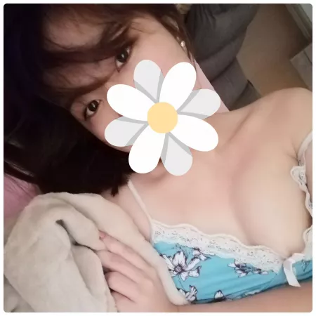 Need my good night kisses and cuddles 🐣 PS. 👁️👁️ reveal [F]