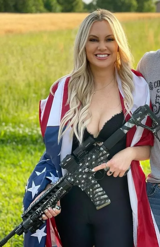 Nicole Arbour 🔥