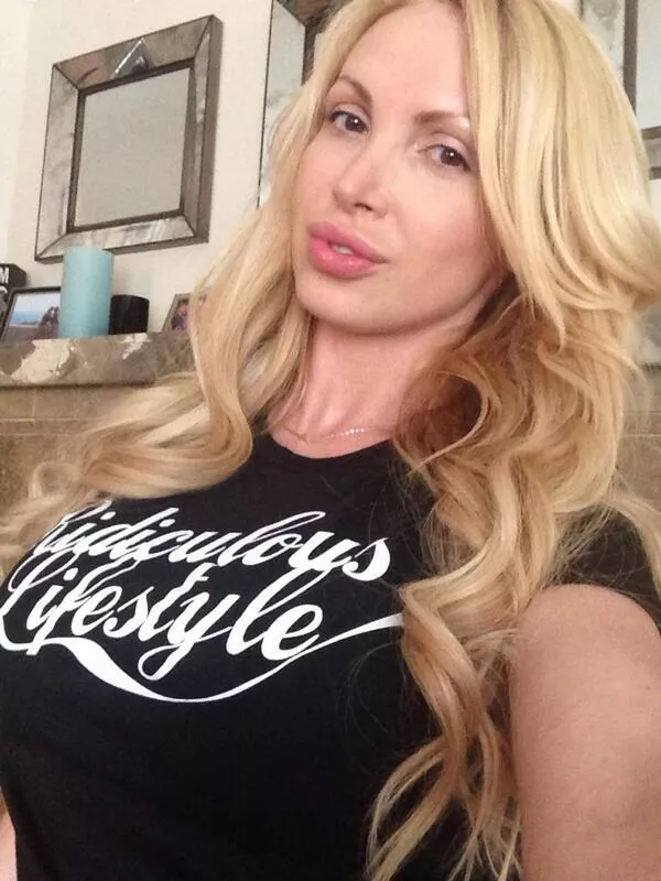 Nikki Benz