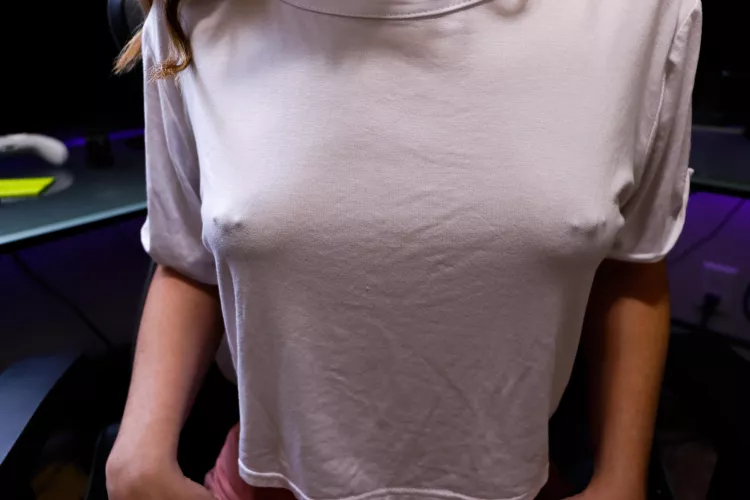 Nipply •-• •-•