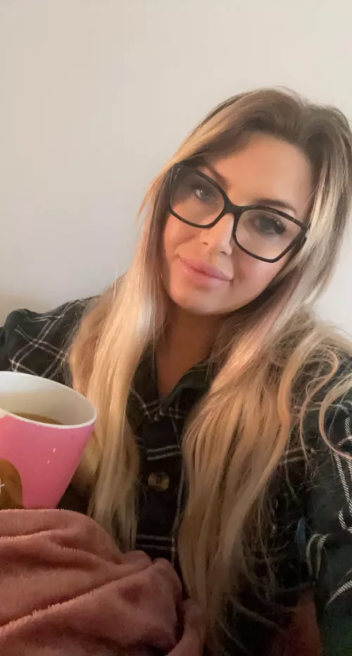 No one knows I’m Almost blind IRL but here I am with my seeing goggles 😎