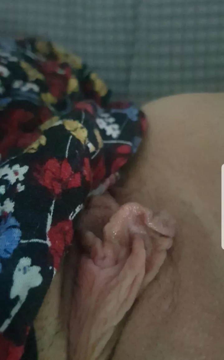 No panties 😇
