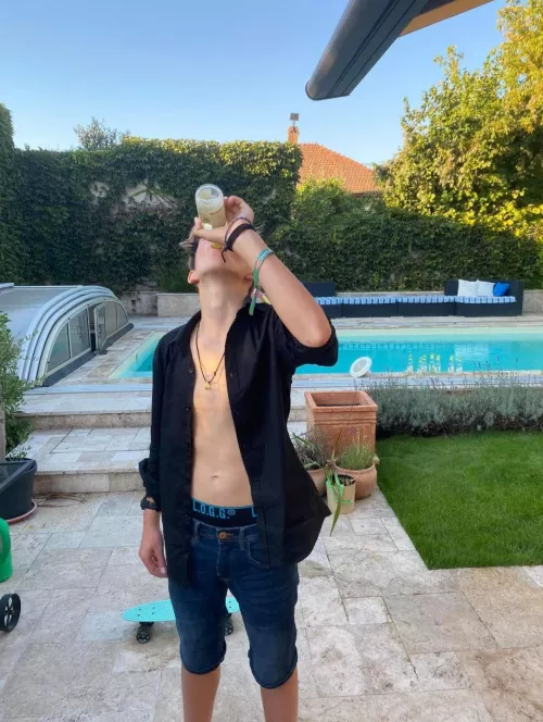 Not NSFW but thought i looked hot