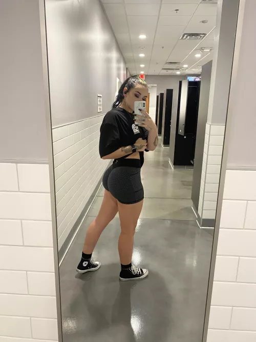 Nothing like a good leg day🖤