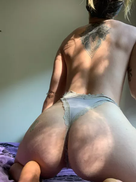 Now that I’ve caught you looking at my ass....what would you like to do to it? 😏😈💦