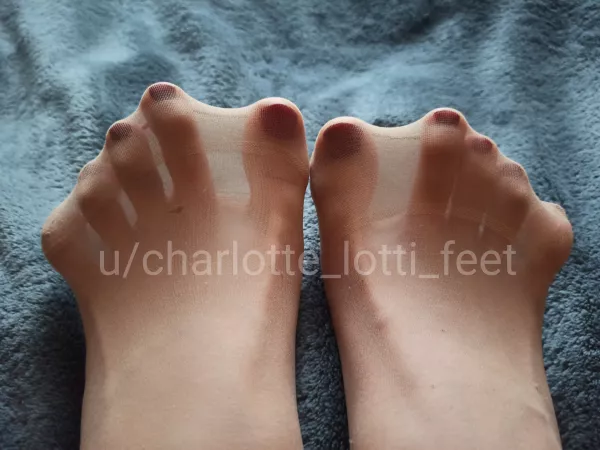Nylon toe spread - ya like? 🥰