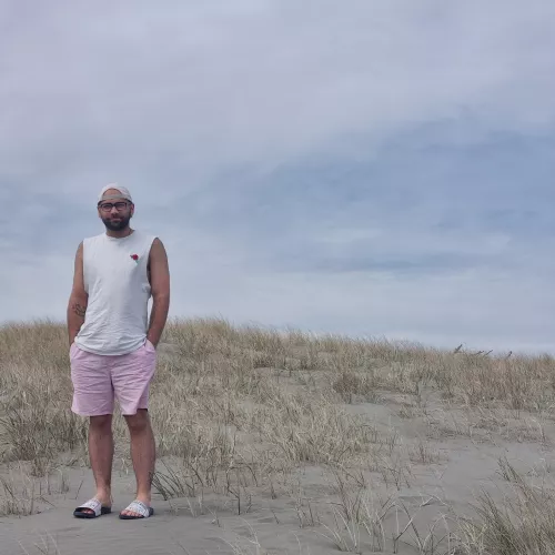 Obviously got high while at the beach 💁‍♀️