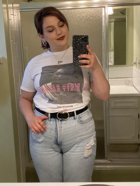 [OC] [F]25 hello from me and my pussy! We are happy to see you!